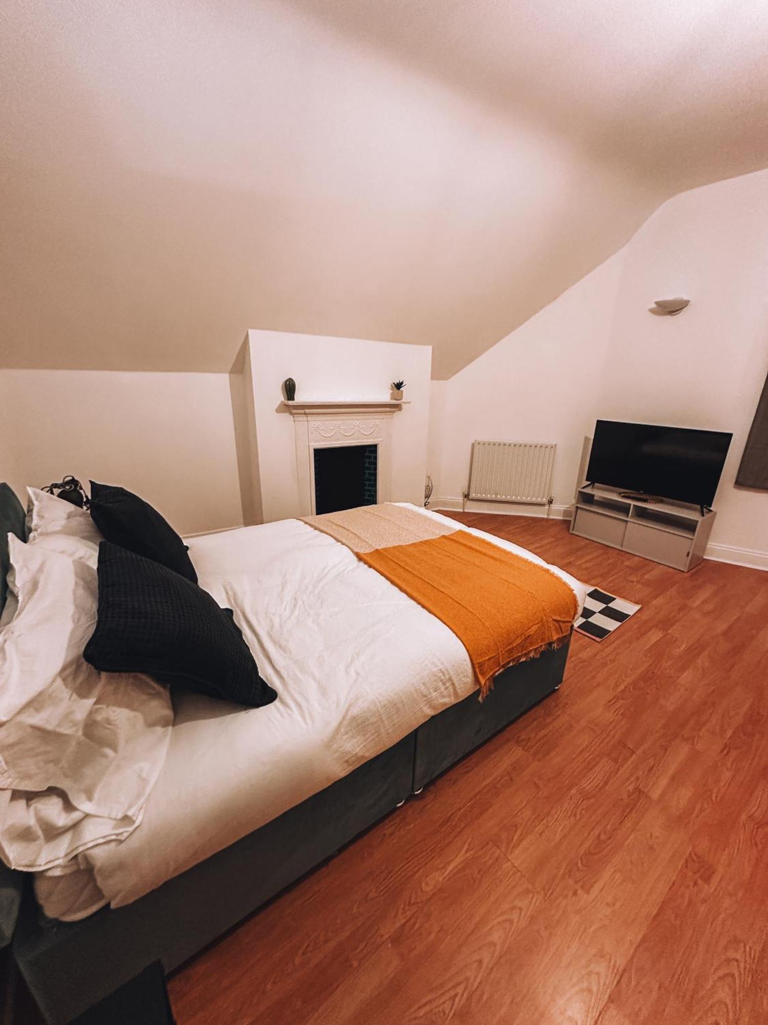 Spacious 3 Rooms In Tooting ロンドン エクステリア 写真