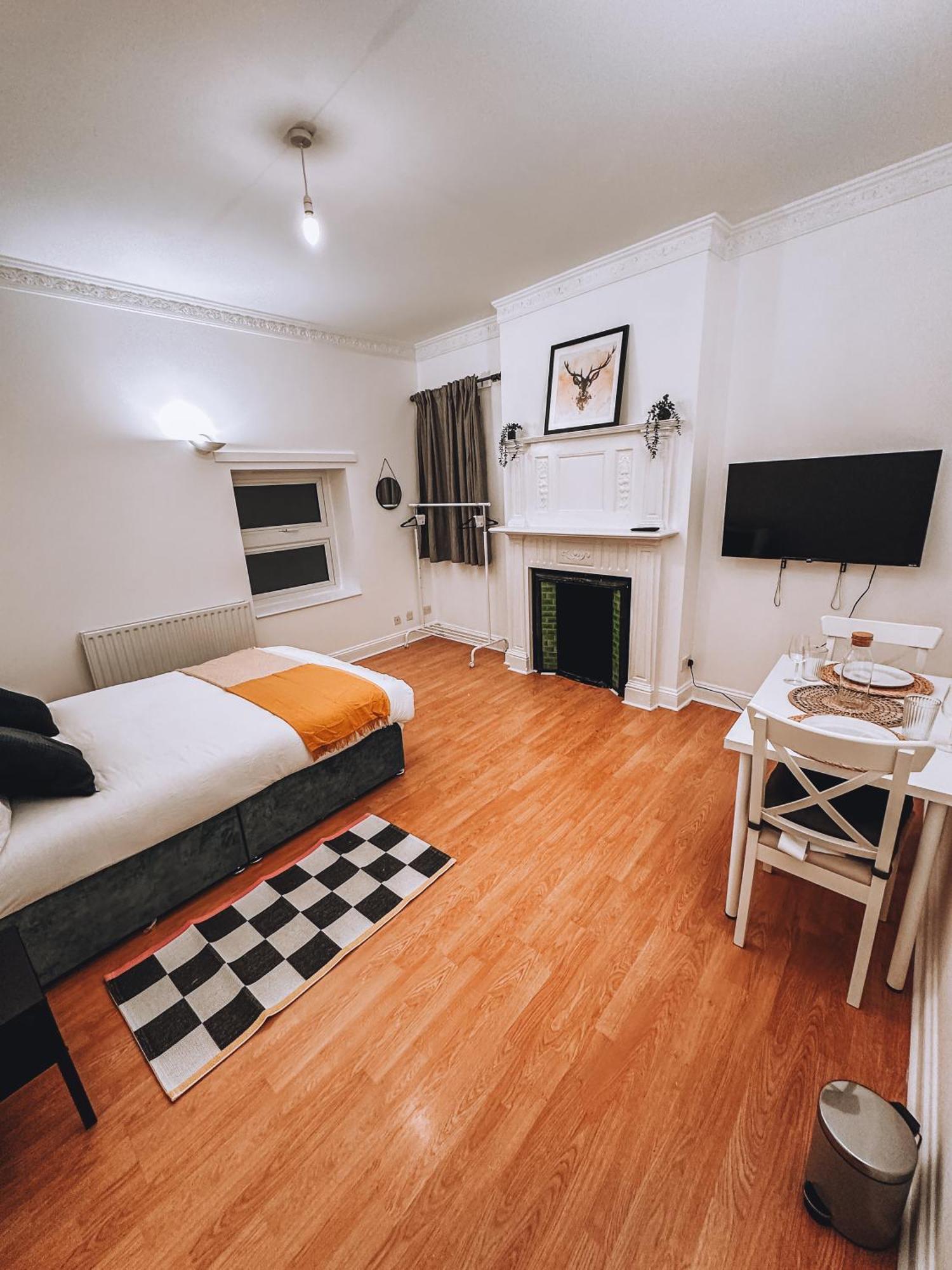 Spacious 3 Rooms In Tooting ロンドン エクステリア 写真